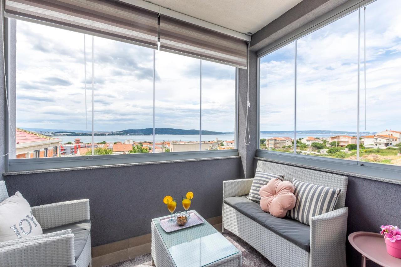 Rose Apartment Kastela Luaran gambar