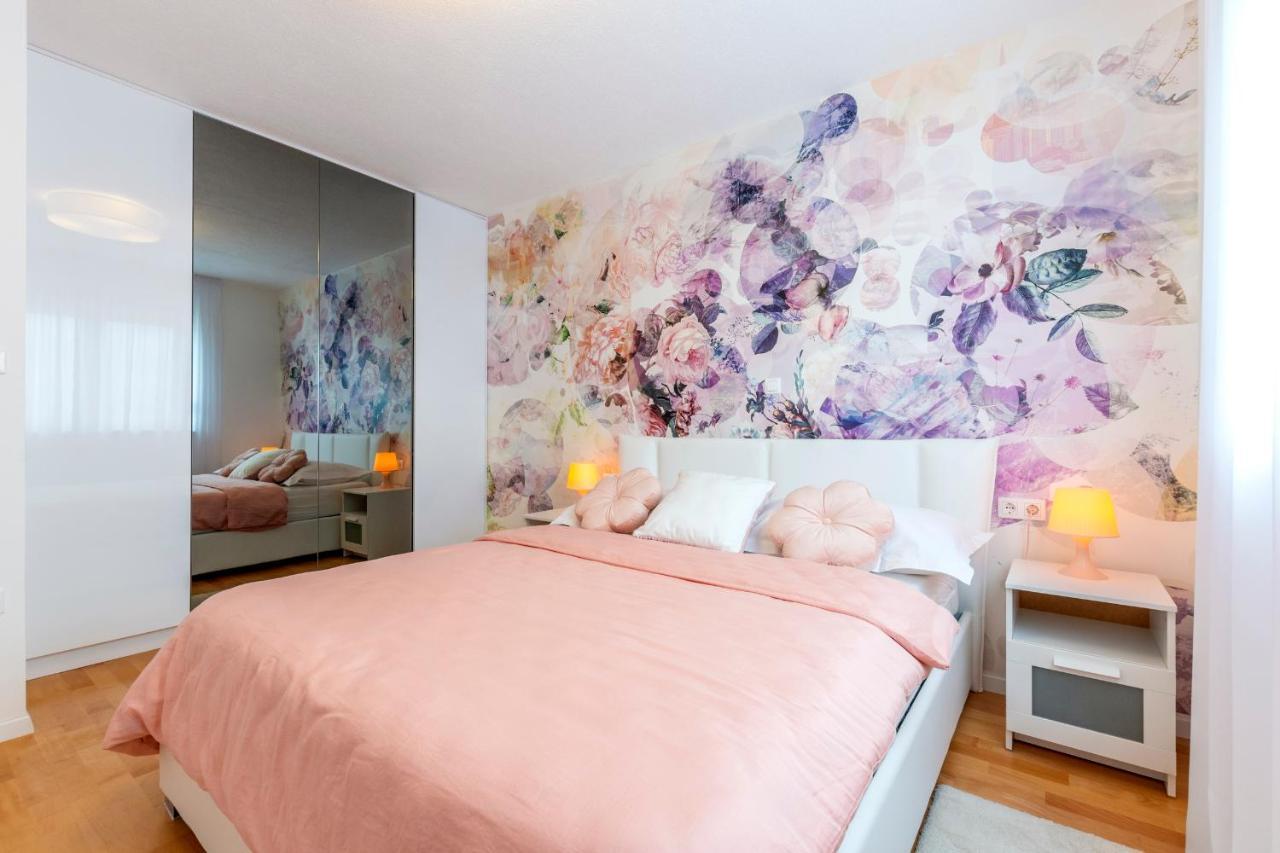 Rose Apartment Kastela Luaran gambar