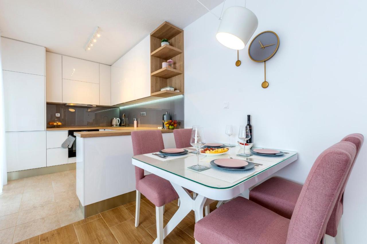 Rose Apartment Kastela Luaran gambar