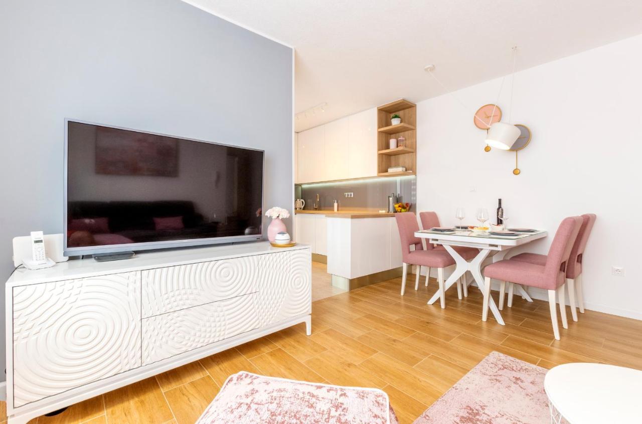 Rose Apartment Kastela Luaran gambar