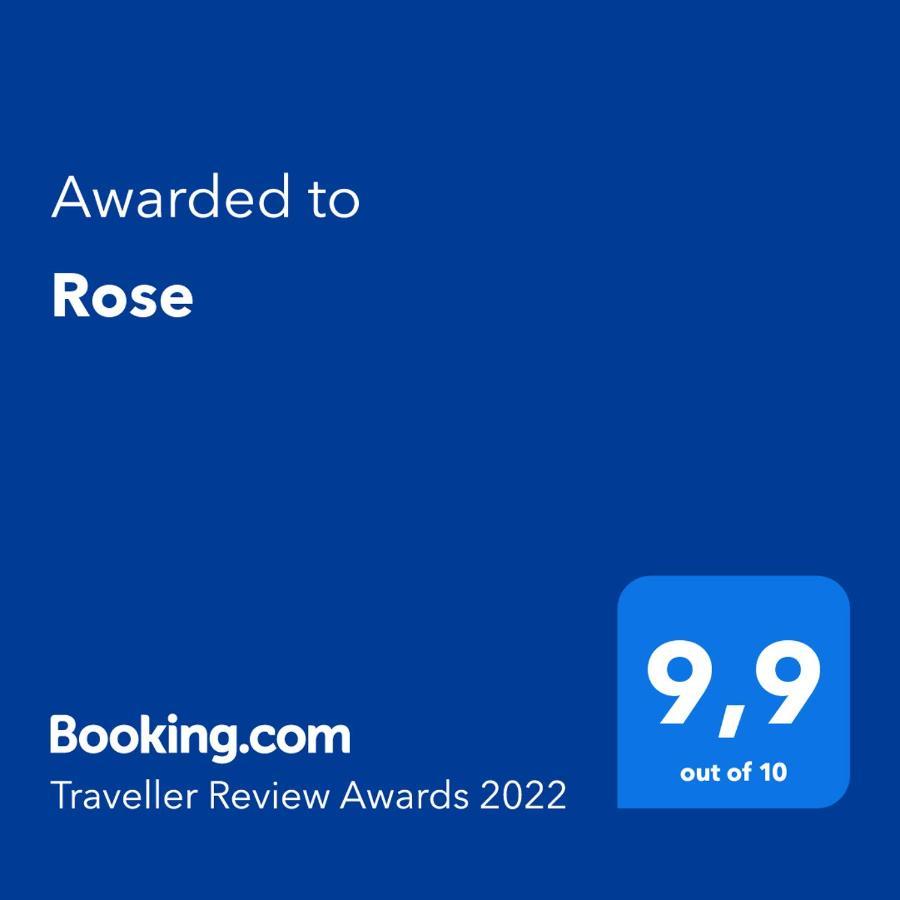 Rose Apartment Kastela Luaran gambar